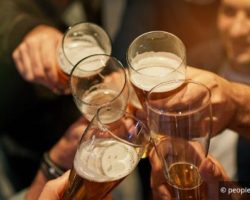 Vereinsfeste: Dienstverhältnis und Sozialversicherungspflicht?
