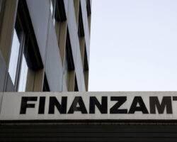 Konteneinschau durch die Finanz
